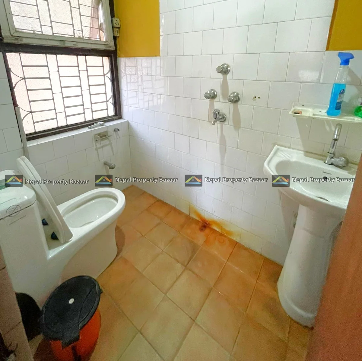 3 Room Decorated Commercial Flat Rent in Naxal, Kathmandu (6)