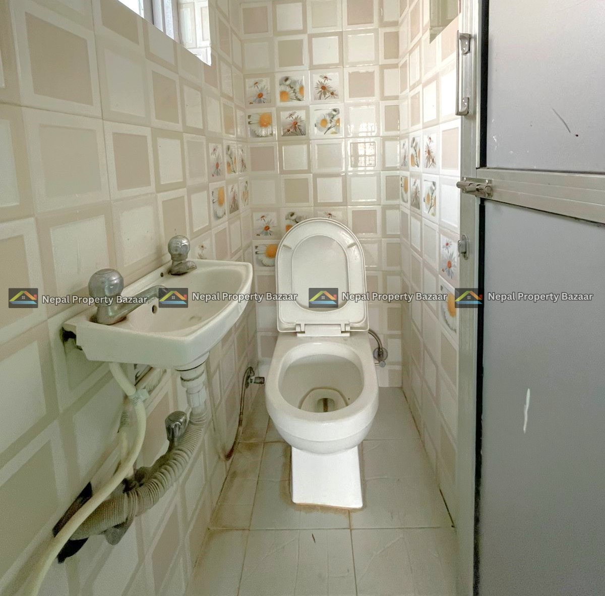 4 Room Residential Or Commercial Flat Rent in Teku, Kathmandu (3)