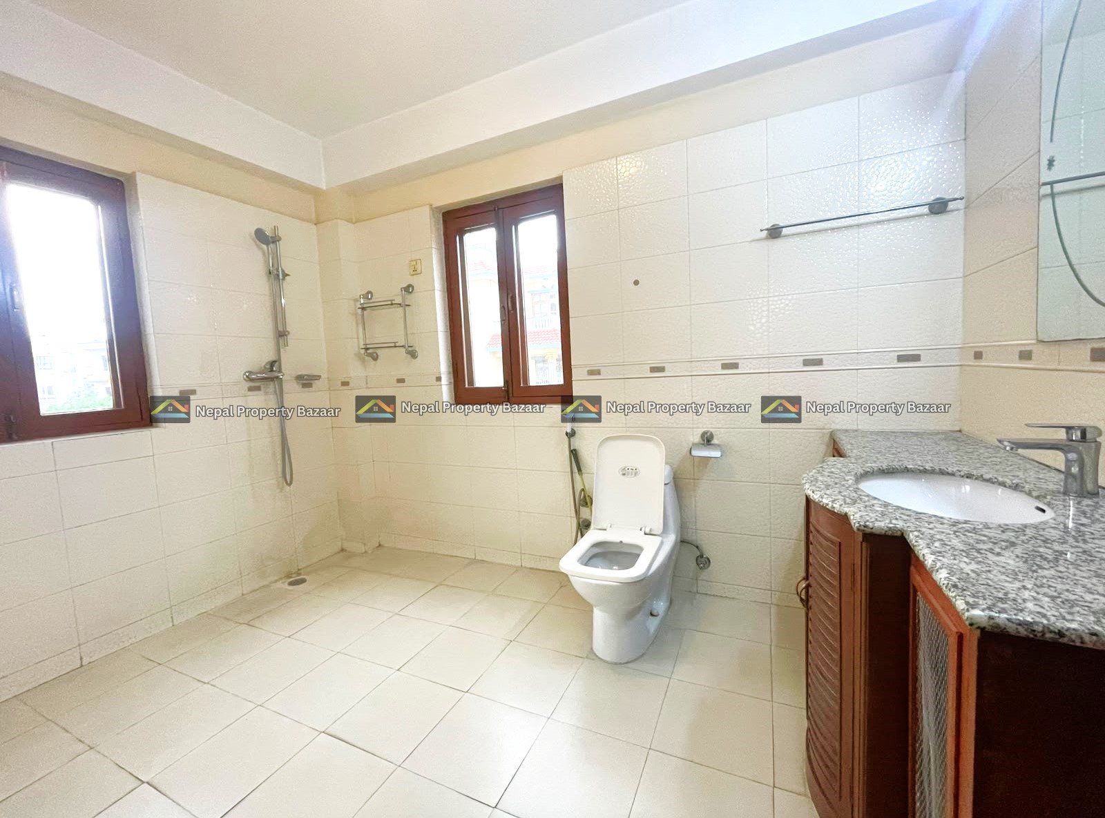 2.5 Storey House With 3.5 Ropani Residential Or Commercial Rent in Dholahiti, Lalitpur (6)