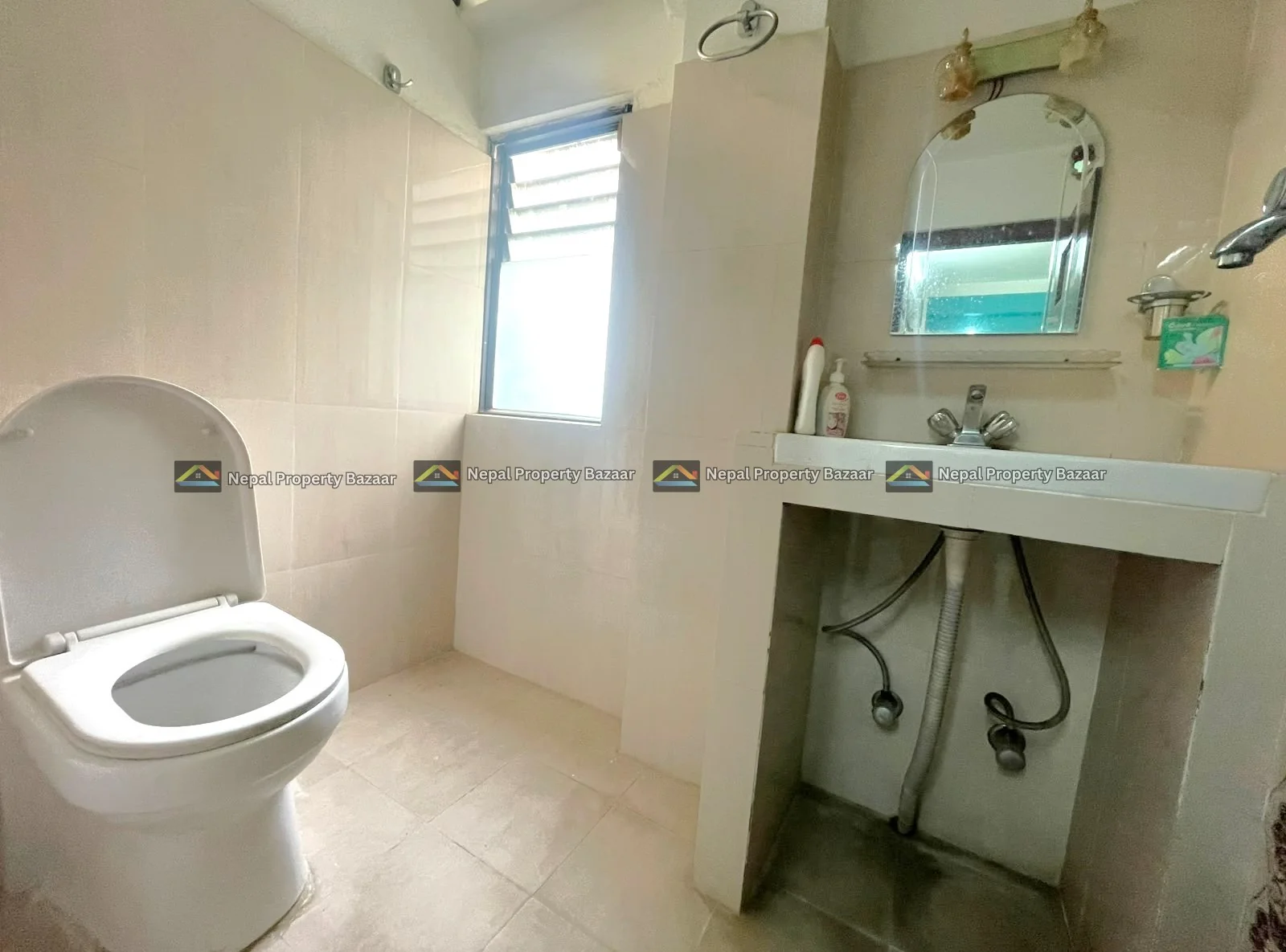 2BHK (2 Bathroom) Commercial Flat Rent in Maharajgunj, Chakrapath, Kathmandu (1)