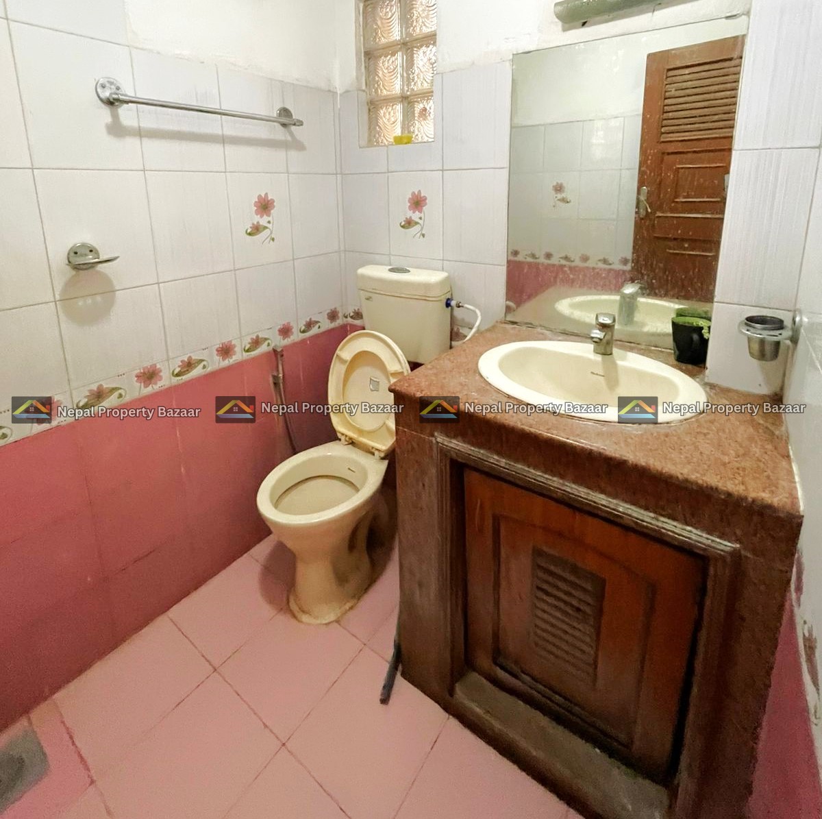 3BK (2 Bathroom) Flat Rent in Thulobharyang, Sowyambhu, Kathmandu (4)