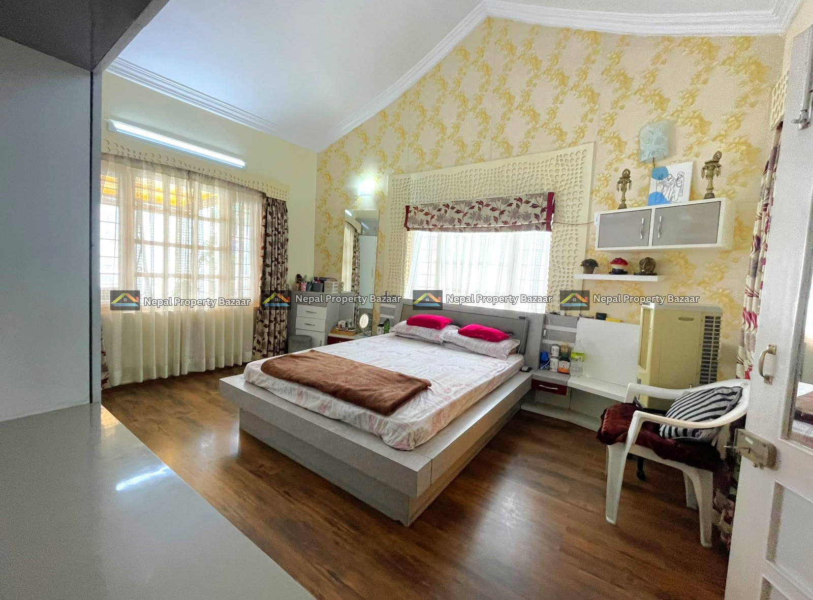 2.5 Storey Fully Furnished Bungalow House Rent in Dhumbarahi, Kathmandu (9)